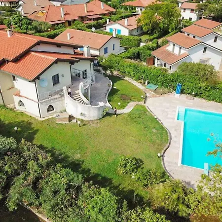 Carlotta Villa Albarella Island